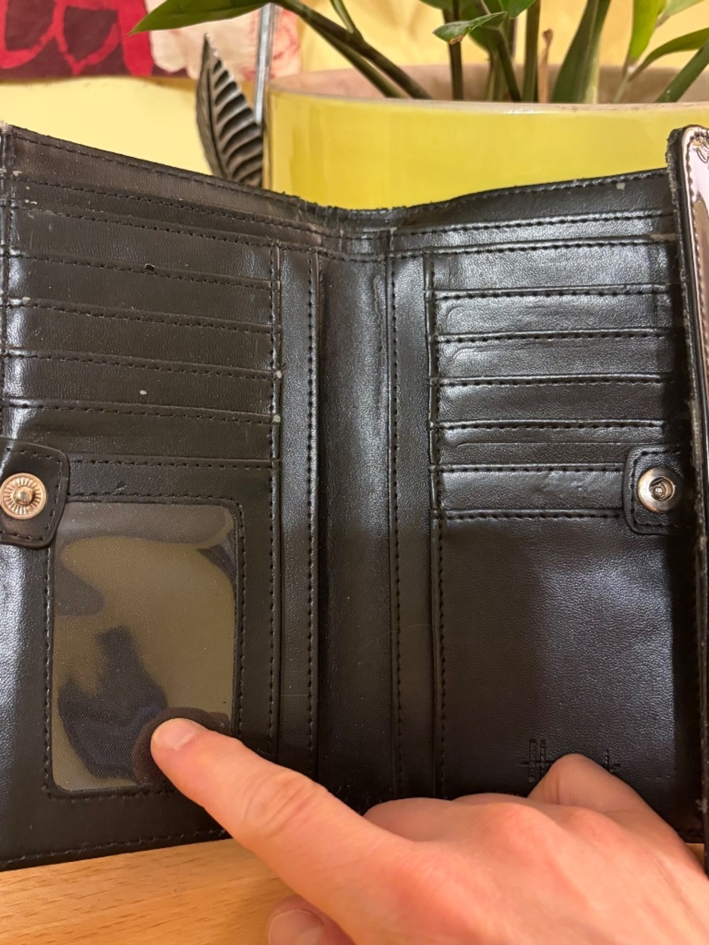 Harrod's Black Patent PVC Wallet Clutch Trifold Logo Card Holder London UK - Picture 7 of 11